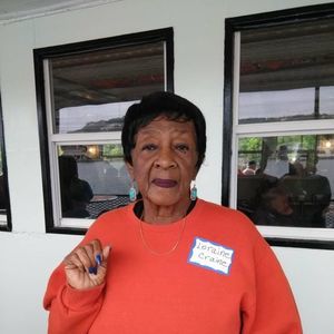 Meet your Posher, Loraine